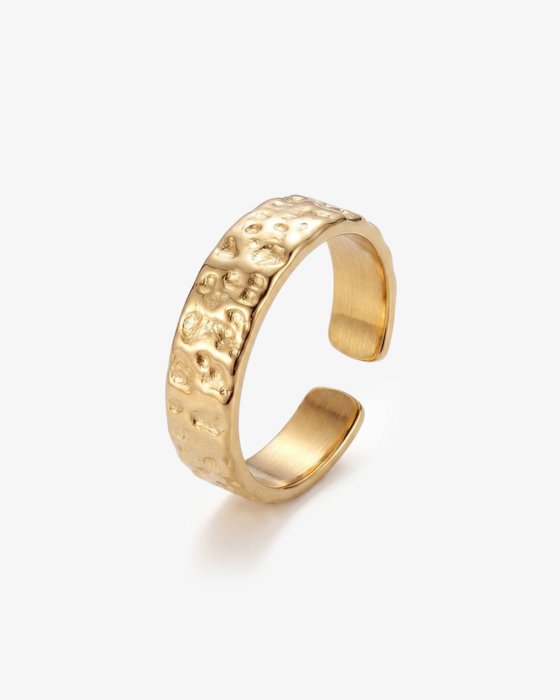 HAMMERED GOLD RING - 6MM