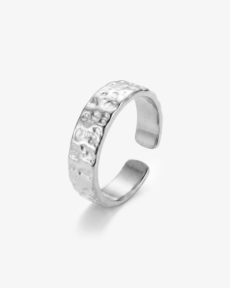 HAMMERED SILVER RING - 6MM