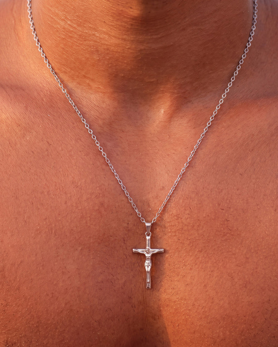 CRUCIFIX SILVER NECKLACE