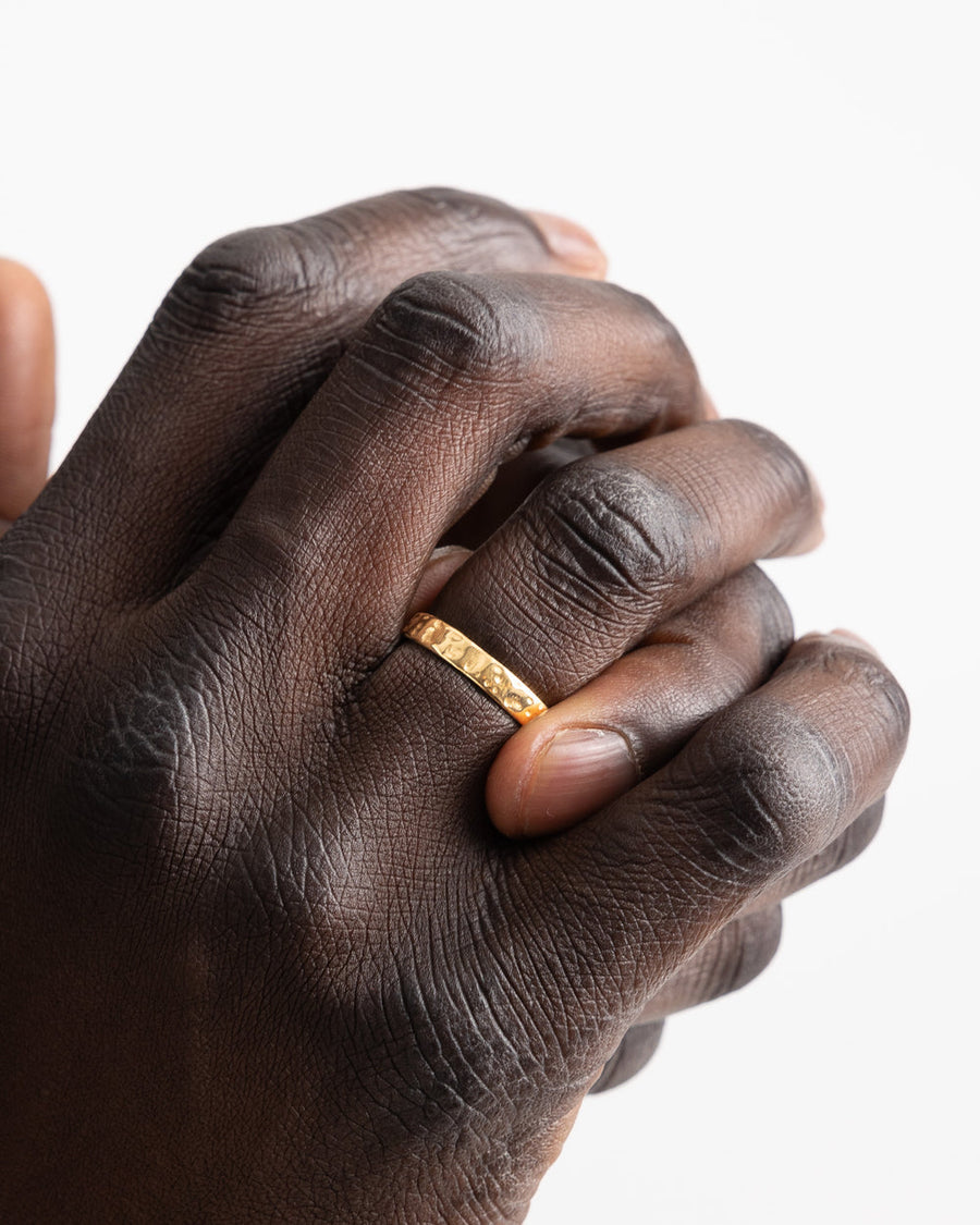 HAMMERED GOLD RING - 4MM