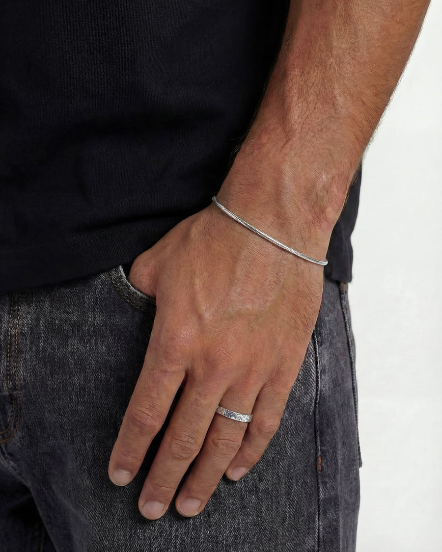 HAMMERED SILVER RING - 4MM